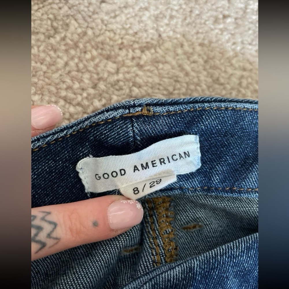 Good American Good Legs Crop Skinny Jean size 8 - Picture 3 of 5